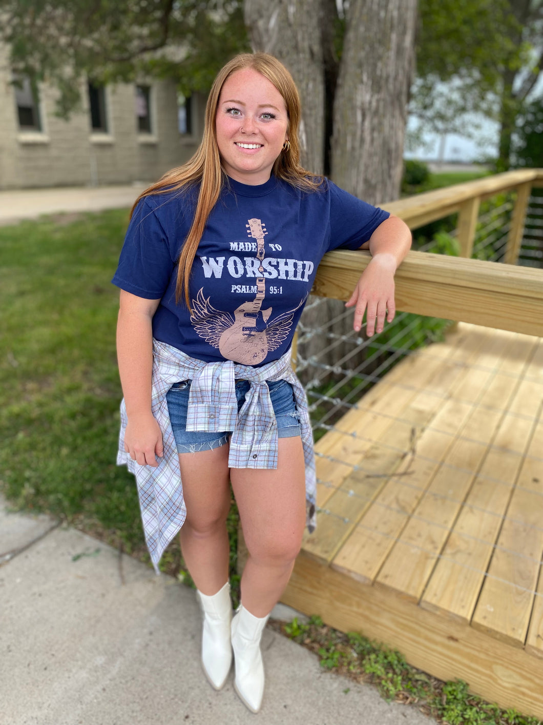 Made to Worship Graphic Tee