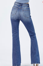 Load image into Gallery viewer, Evelyn Flare Jeans
